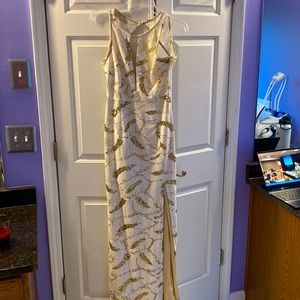 Full length sequin gown, great for prom or black tie event.